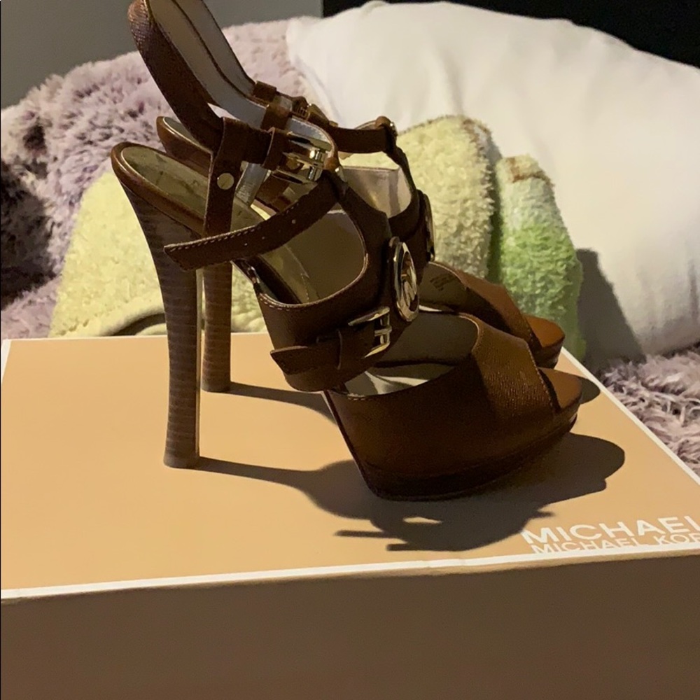High heels - Picture 2 of 3